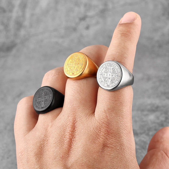 Christianartworkshop - Bague de protection gravée avec le symbole de Saint Benoît, style rétro classique, disponible en 8 modèles - image 15