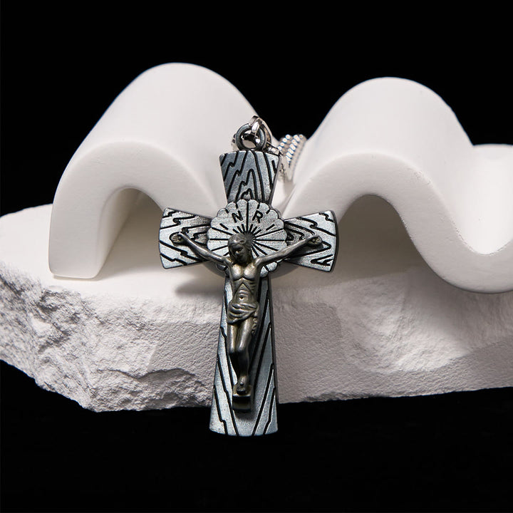 Christianartworkshop Collier pendentif en acier titane avec motif d'arbre style rétro et croix de Jésus - Couleur acier titane - image 0