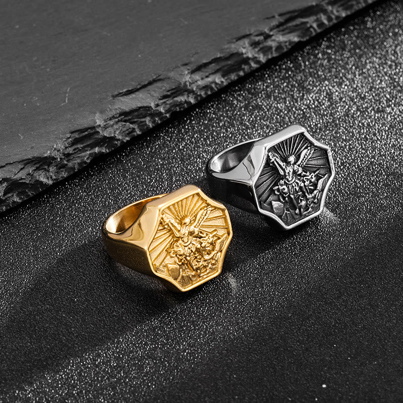 Bague exclusive Christianartworkshop représentant l'archange Saint Michel - Expression de la foi au quotidien - image 0