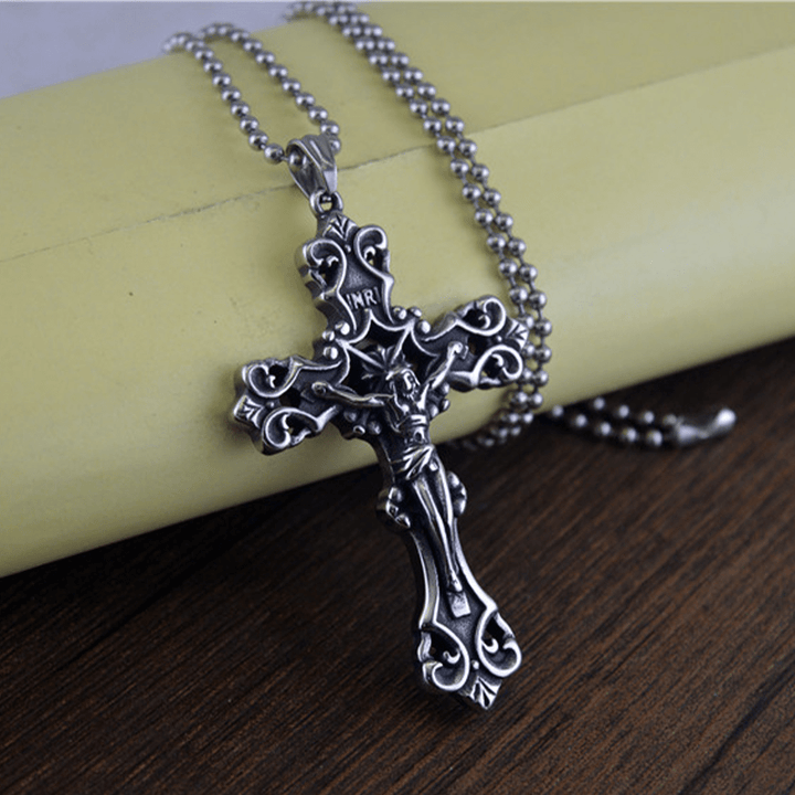 Christianartworkshop Collier crucifix orné - Un symbole profond de dévotion et de foi intemporelle - image 2