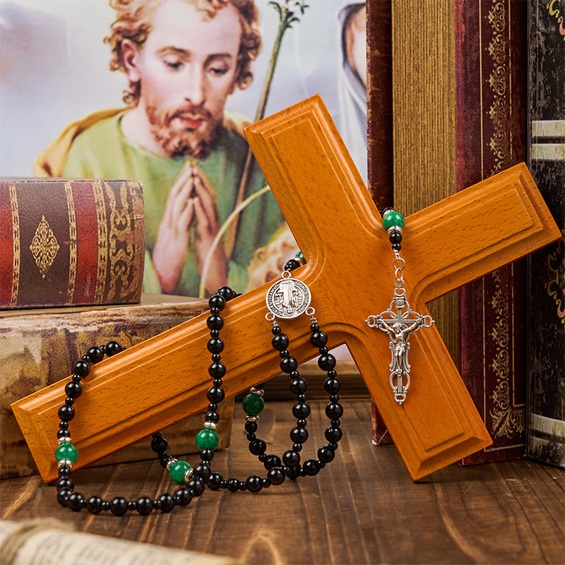 Christianartworkshop FOI PRIÉE : Chapelet fait main en obsidienne et jade, orné d'un crucifix et de perles de 8 mm, avec croix et pendentif Saint Benoît. - image 10