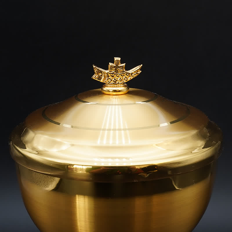 Christianartworkshop Calice et pyxide exquis, ornés d'une croix et de couleur or – Vases divins pour la communion sacrée - image 4