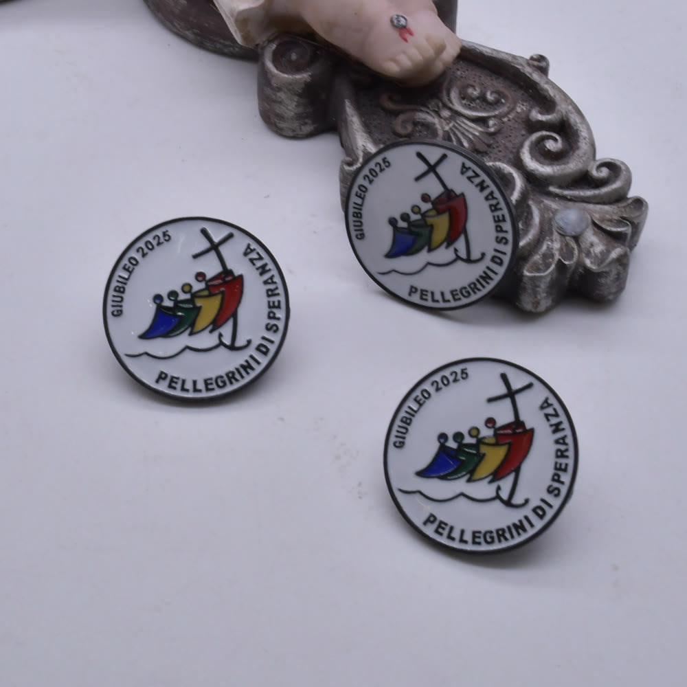 Christianartworkshop Ensemble de 3 badges de pèlerinage du Jubilé : Embrassez l’esprit du millénaire chrétien - image 2