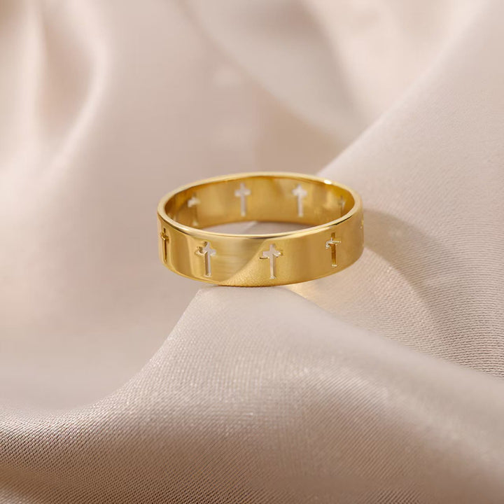 Bague Croix Divine en Or de Christianartworkshop : Une expression simple et profonde de dévotion - image 3