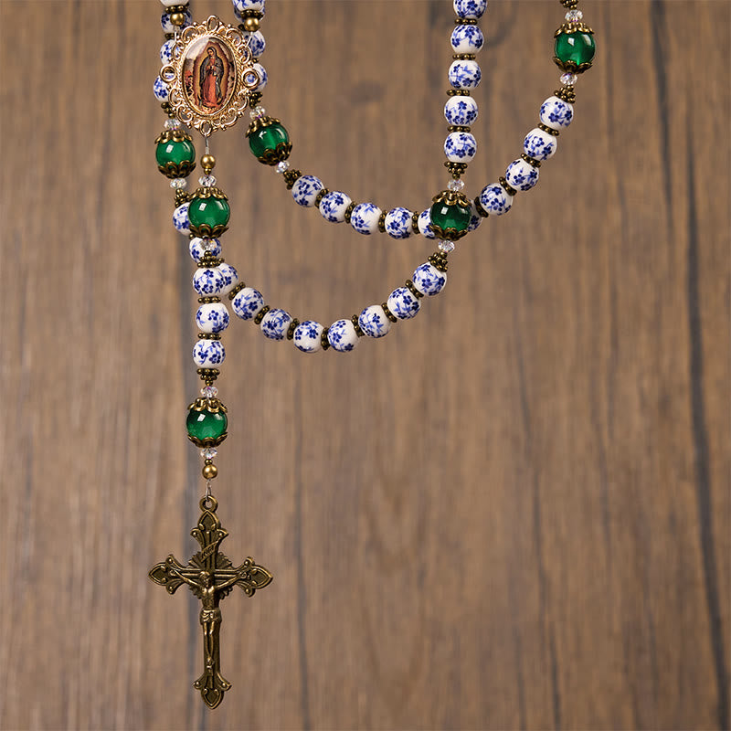 Christianartworkshop Chapelet floral fait main Divine Serenity : Notre-Dame de Guadalupe et crucifix en céramique et jade de 8 mm - image 4