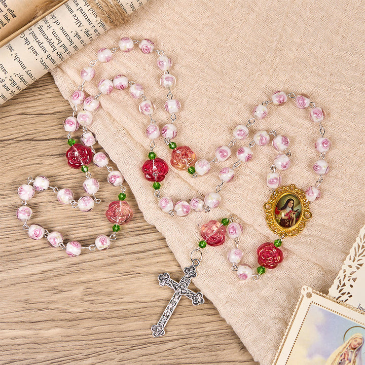 Christianartworkshop Médaille Sainte Thérèse et crucifix de 8 mm, chapelet élégant en rose et ivoire à motif floral — Accueillez la grâce et la beauté de la foi - image 2