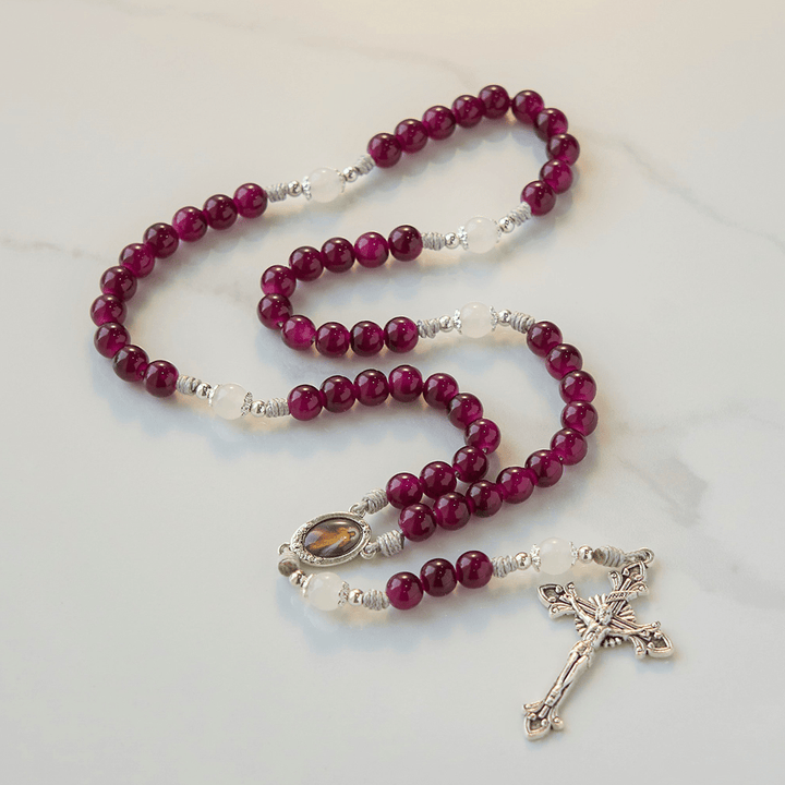 Christianartworkshop Chapelet de calcédoine grenat 8 mm, orné de la Miséricorde Divine et d'un crucifix, fait main. - Calcédoine grenat - image 0