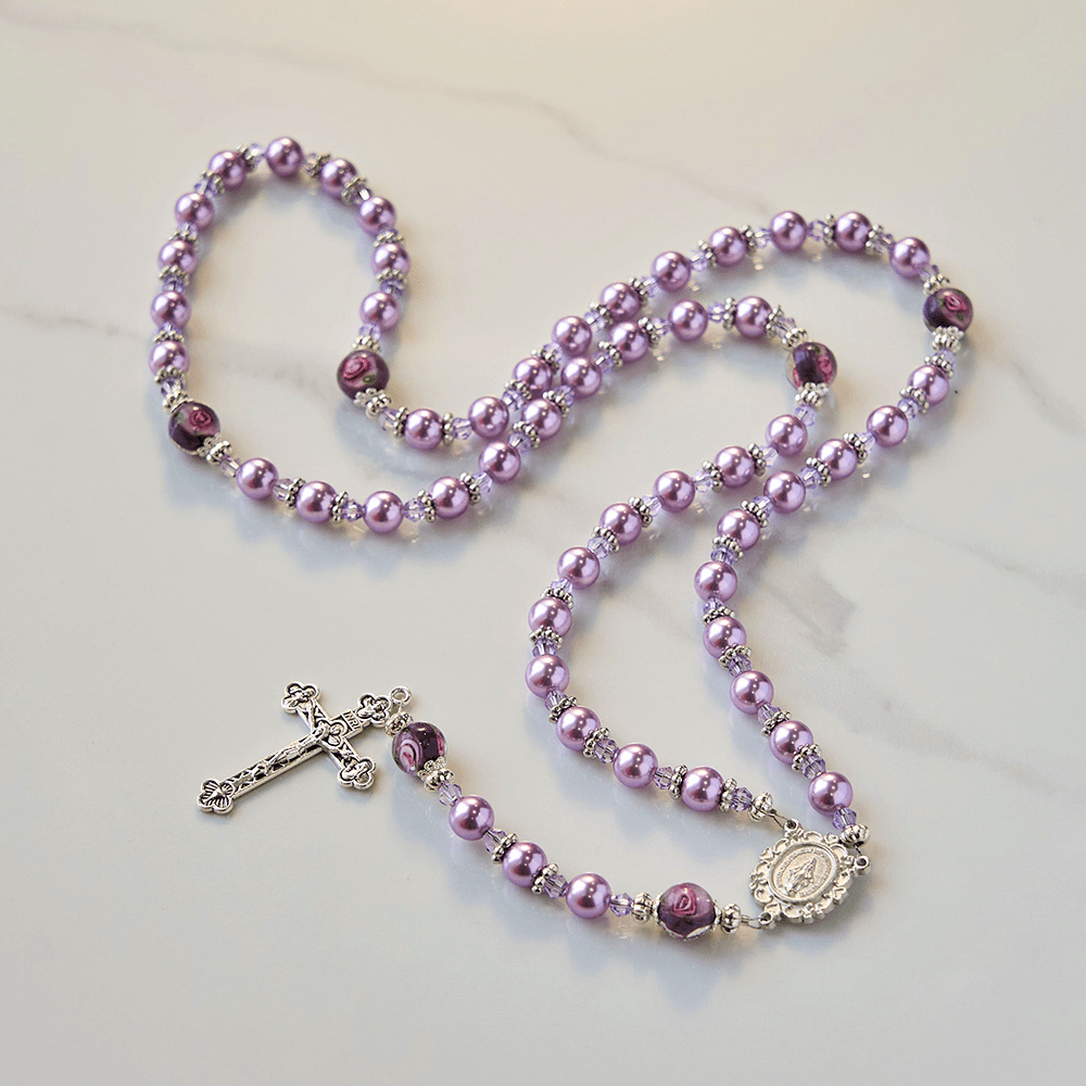 Christianartworkshop Médaille miraculeuse et crucifix, perle violette de 8 mm et cristal, chapelet fait main - Perles sacrées pour la prière - image 1