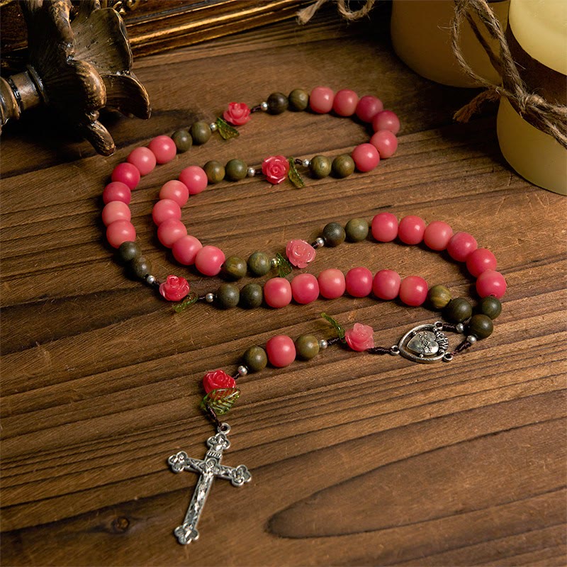 Christianartworkshop Chapelet floral fait main avec perles de santal vert et perles de rocaille rose pêche – Un hommage floral au Sacré-Cœur - Chapelet floral - image 0