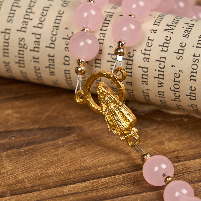 Christianartworkshop FOI PRIÉE : Chapelet fait main en calcédoine rose et porcelaine, perles de sable doré - image 7