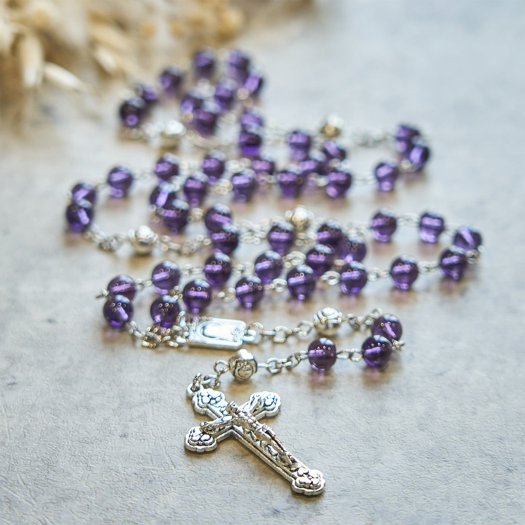 Christianartworkshop Chapelet de dévotion en perles de verre violet transparent avec perles roses du Notre Père - image 1