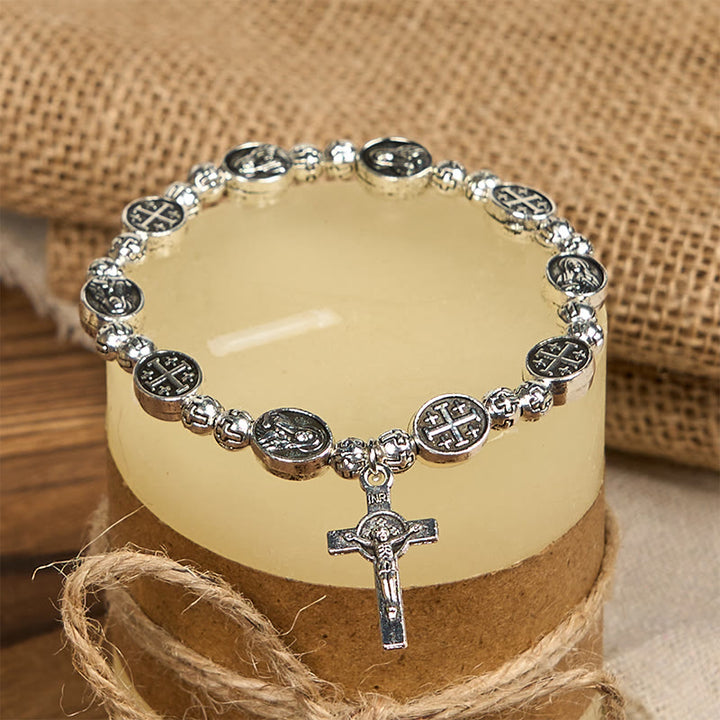 Bracelet en métal avec croix et médaille Notre-Dame, symbole sacré : un gage de dévotion - image 4