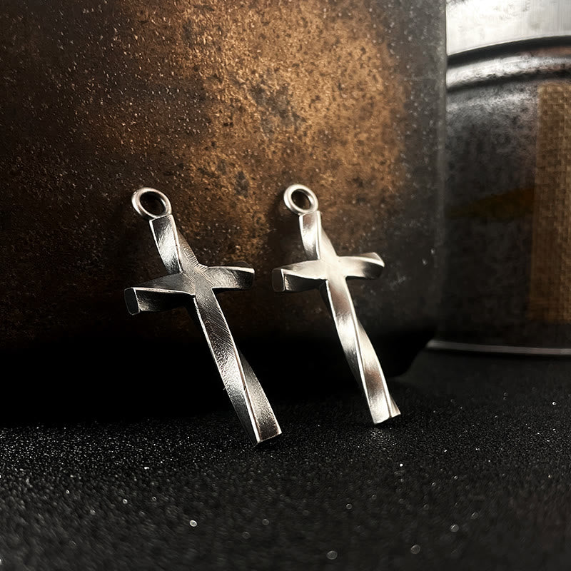 Collier croix en argent sterling 999 de Christianartworkshop : une touche d'élégance. - image 3