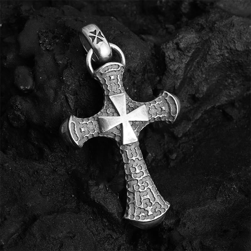 Collier crucifix classique et vintage en argent sterling 925 de Christianartworkshop : l’alliance de l’esthétique historique et du savoir-faire moderne - Argent sterling 925 - image 0