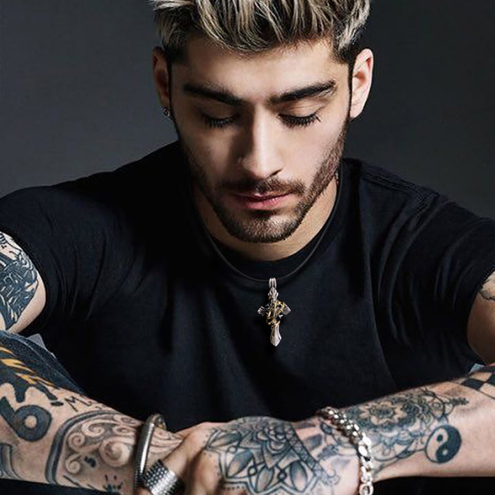 Collier crucifix en argent sterling 925 Christianartworkshop (2 styles) : Révélez votre côté sombre - image 2