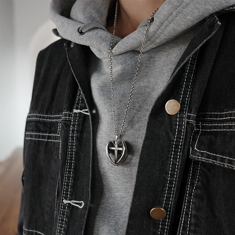 Collier croix ailes d'ange en argent sterling 925 de Christianartworkshop : symbole de foi et de grâce céleste - image 3