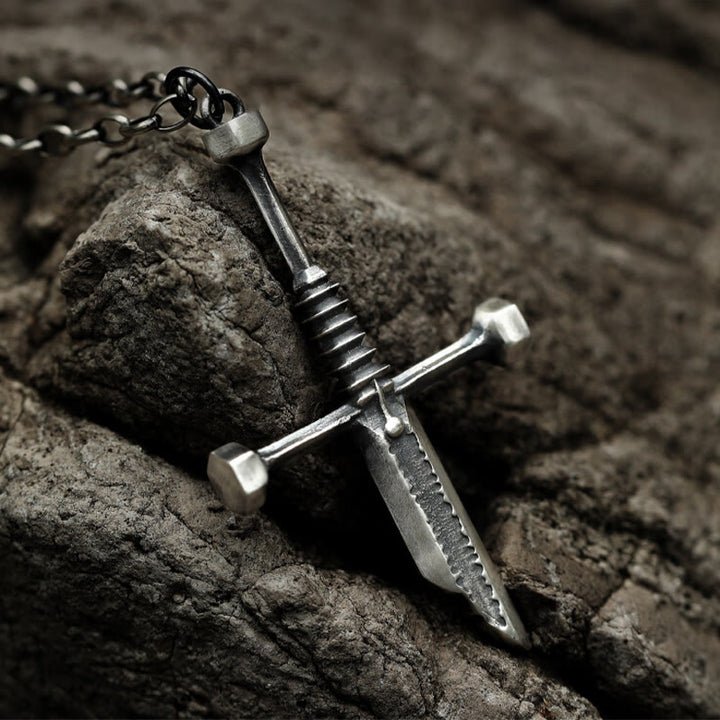 Collier Croix Épée Brisée en Argent Sterling 999 de Christianartworkshop : Une affirmation audacieuse de résilience et de style - Argent sterling 999 - image 0