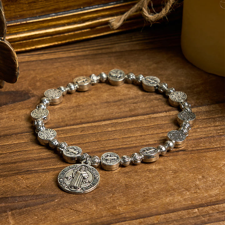 Bracelet crucifix Saint Benoît et rose de Christianartworkshop : un accessoire chrétien intemporel pour exprimer sa foi au quotidien. - image 3