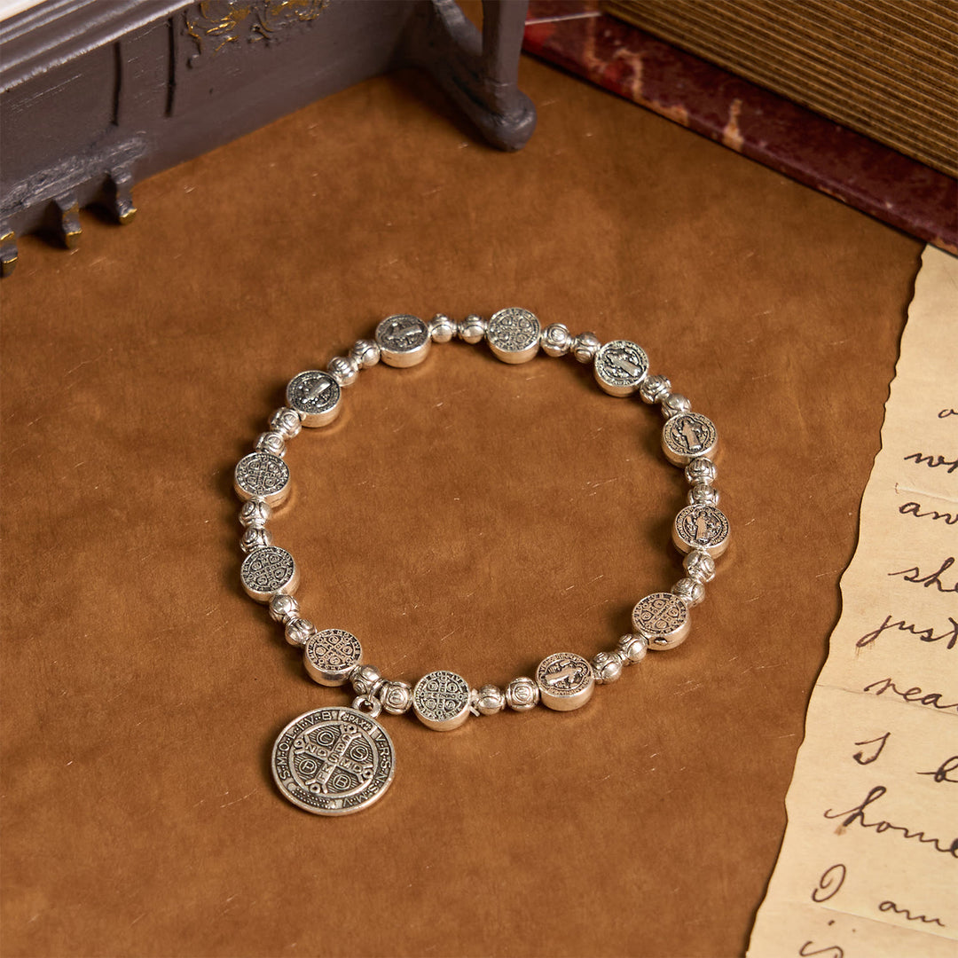 Bracelet crucifix Saint Benoît et rose de Christianartworkshop : un accessoire chrétien intemporel pour exprimer sa foi au quotidien. - Icône de Jésus - image 0