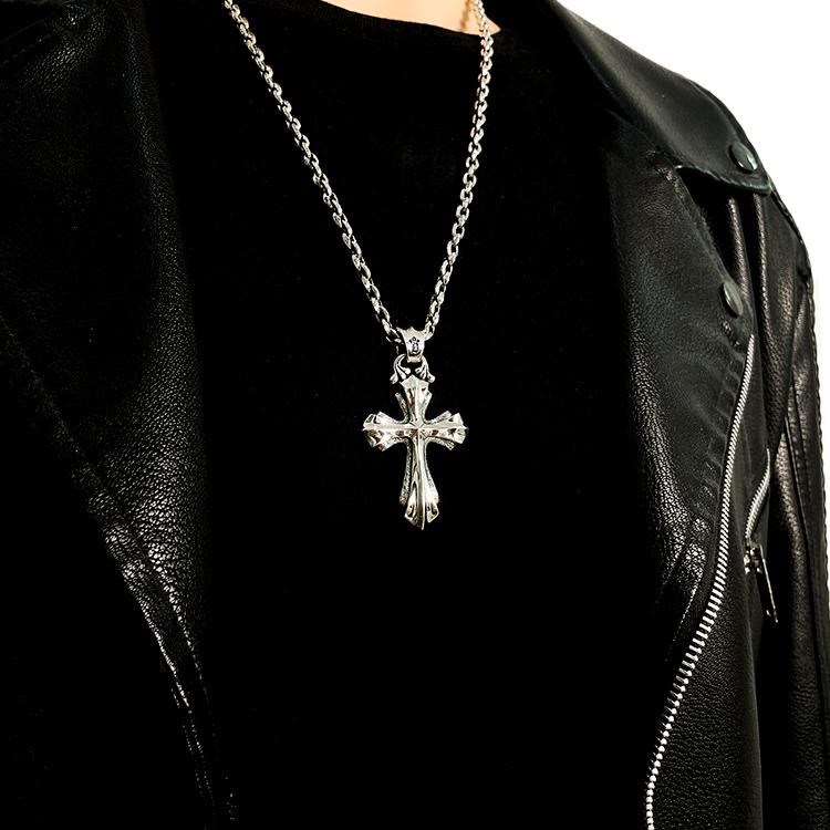 Collier crucifix moderne et minimaliste en argent sterling 925 de Christianartworkshop : un design simple pour les fidèles. - image 1
