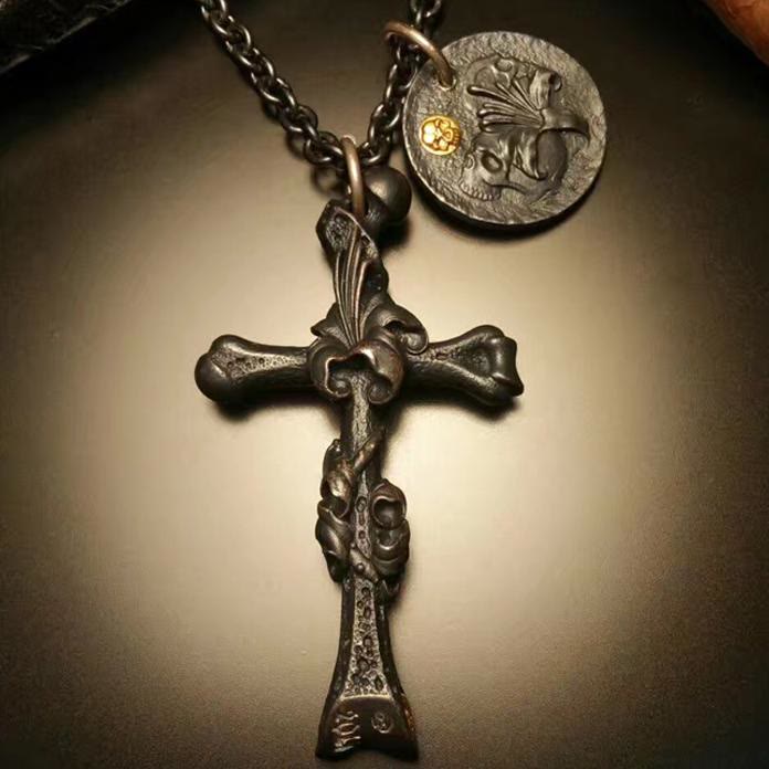 Collier Croix et Fleur en Argent Sterling 925 de Christianartworkshop : la confluence du charme rétro et de l'imagerie divine - Argent sterling 925 - image 0