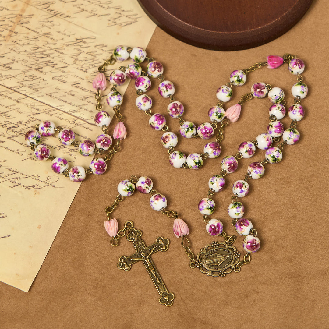 Christianartworkshop Médaille miraculeuse et crucifix en perles de céramique de 8 mm et perles de résine en forme de fleur, chapelet fait main - image 3