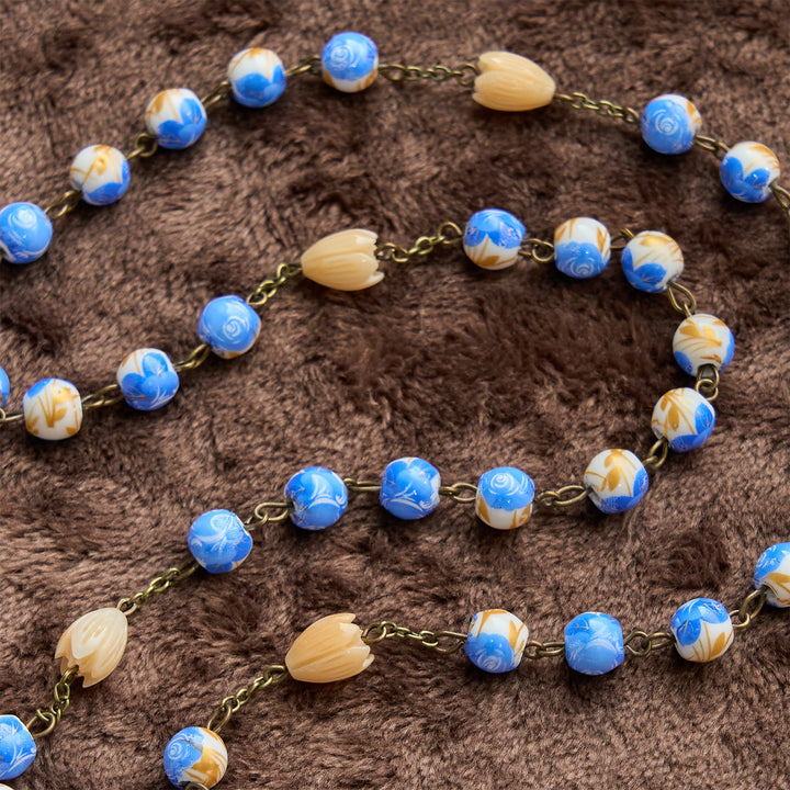 Christianartworkshop Chapelet floral fait main avec perles de roses bleues et muguet : un compagnon paisible - image 3