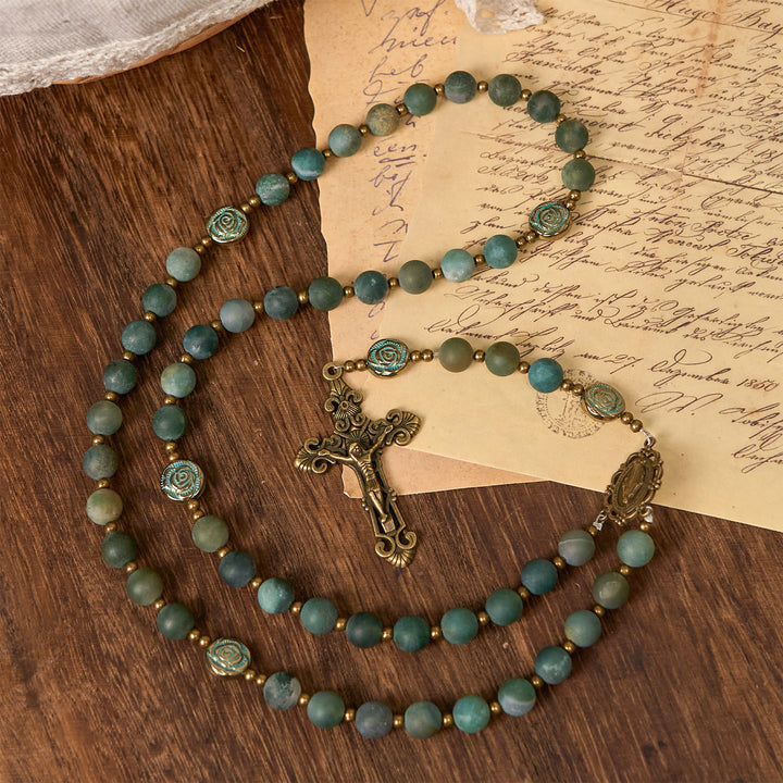 Christianartworkshop Chapelet de prière en agate verte orné de roses en bronze : un chemin sacré de guérison et de foi - image 3