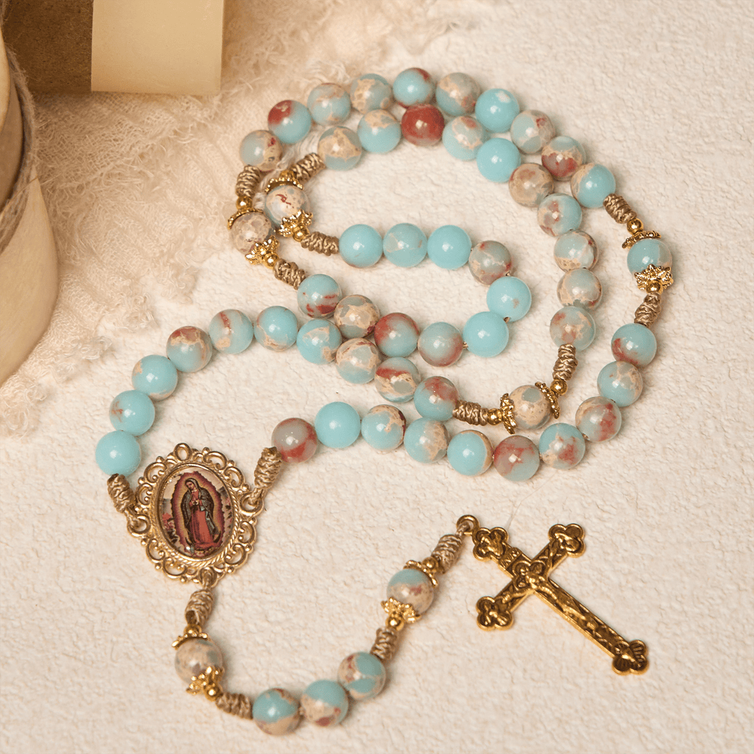 Christianartworkshop Chapelet de prière en pierre d'eau avec accents dorés : une source divine de paix et de dévotion - image 1