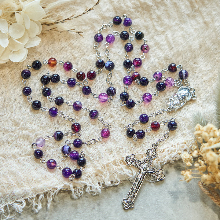 Christianartworkshop Chapelet en agate violette de 6 mm : un rappel de la nature royale et divine de Dieu - image 0