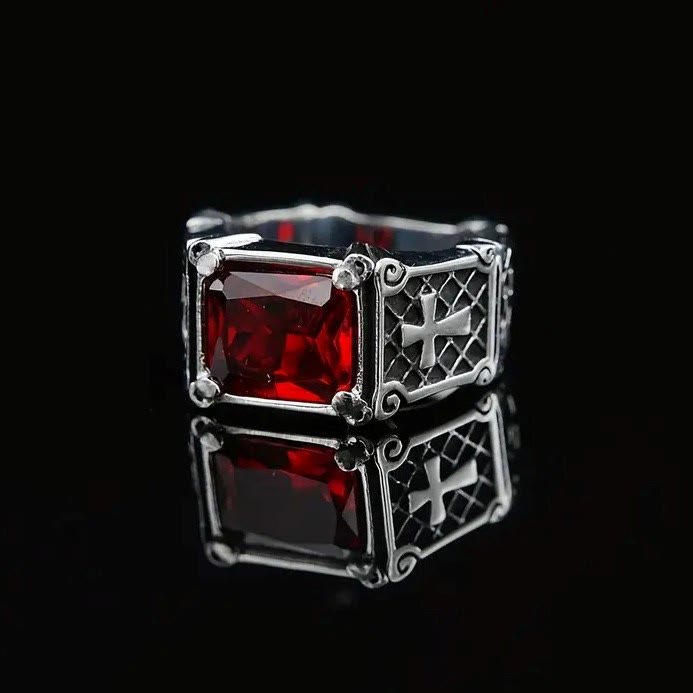 Bague de couple ornée d'une croix en pierre précieuse rouge et noire de Christianartworkshop : un symbole de foi et d'élégance - image 2
