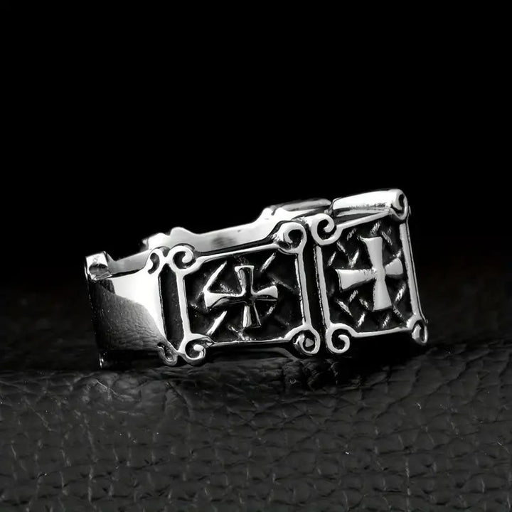 Bague de couple ornée d'une croix en pierre précieuse rouge et noire de Christianartworkshop : un symbole de foi et d'élégance - image 8