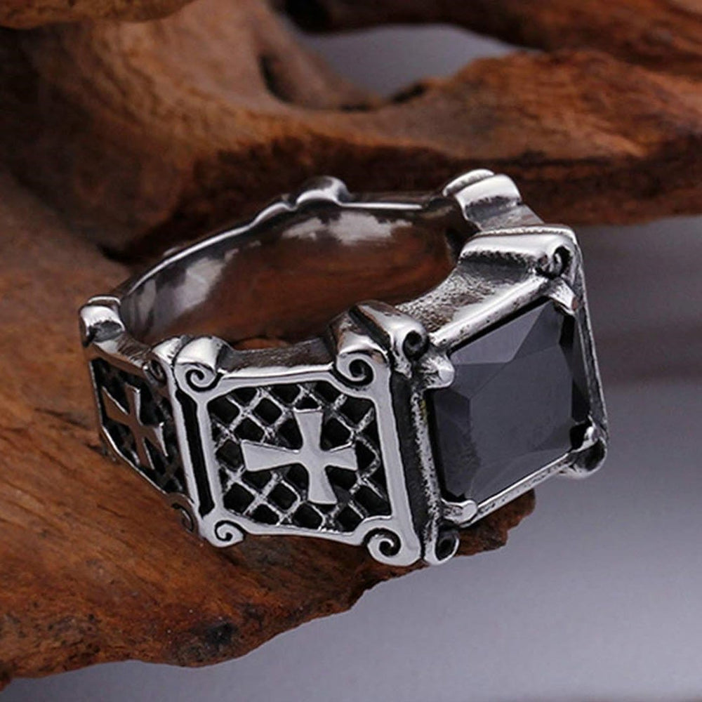 Bague de couple ornée d'une croix en pierre précieuse rouge et noire de Christianartworkshop : un symbole de foi et d'élégance - Noir - US 14 - image 1