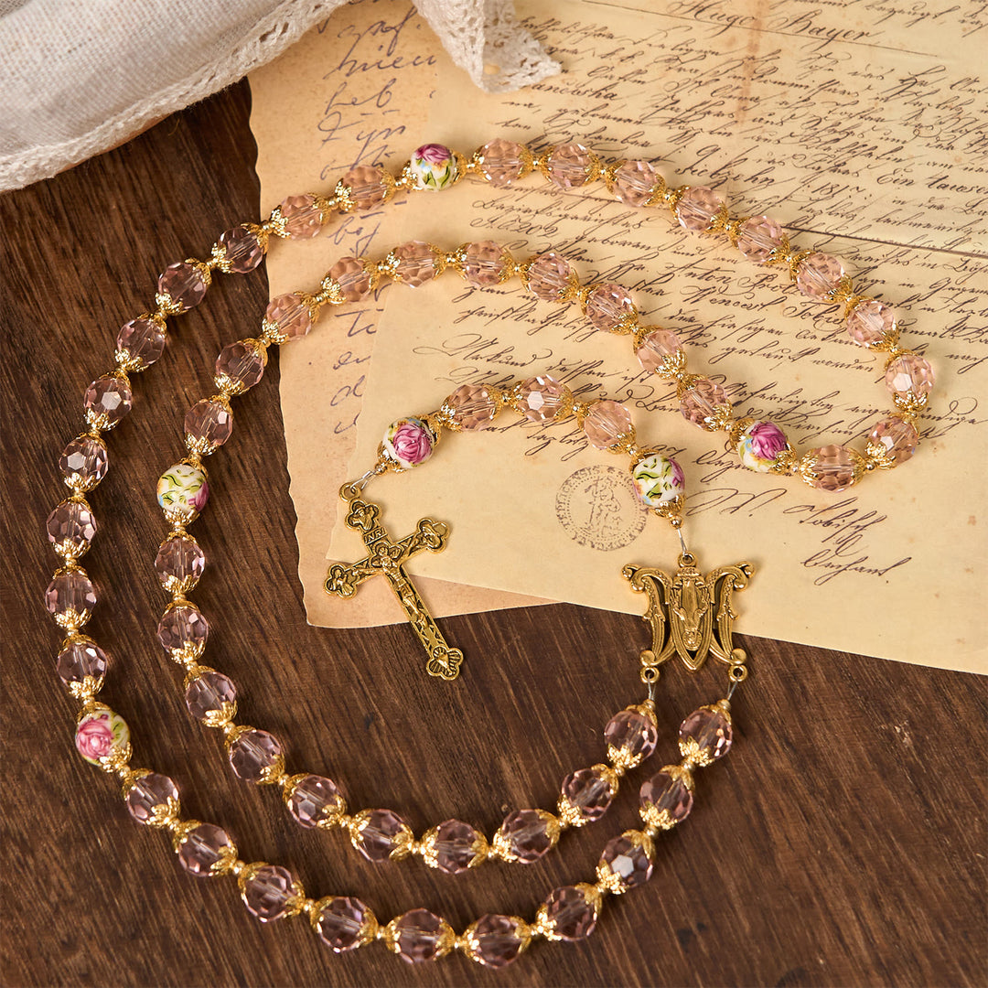 Christianartworkshop Chapelet en perles de cristal rose avec chaîne en alliage doré, crucifix et chapelet de prière à la Vierge Marie - image 6