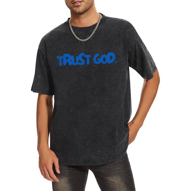 T-shirt unisexe délavé Christianartworkshop « Trust In God » - image 2