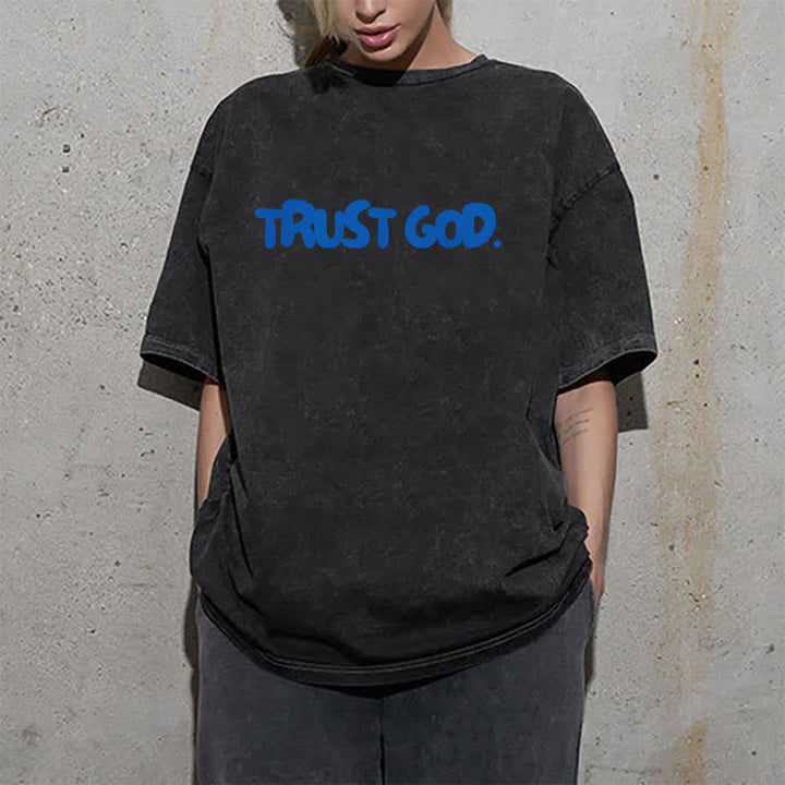 T-shirt unisexe délavé Christianartworkshop « Trust In God » - image 1