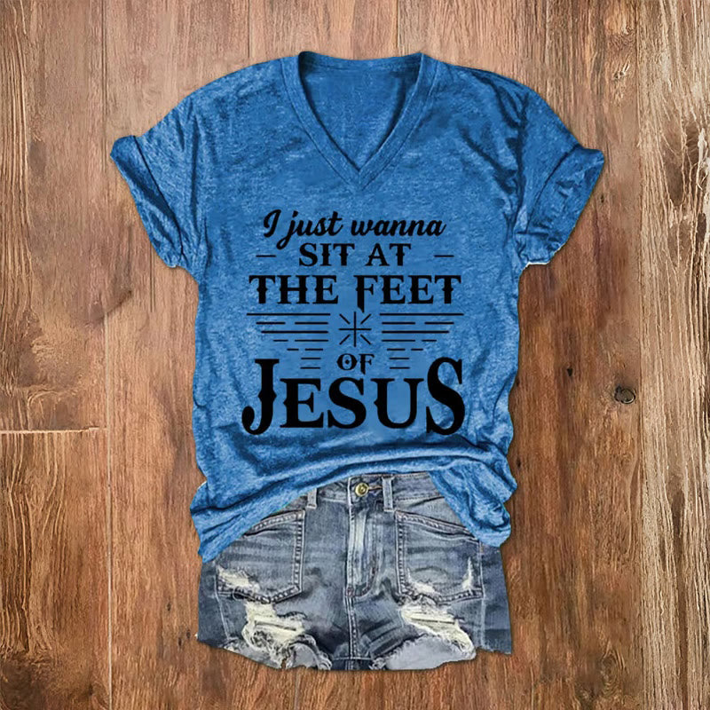 Christianartworkshop T-shirt à col en V imprimé « Je veux juste m'asseoir aux pieds de Jésus » - Bleu - 4XL - image 1