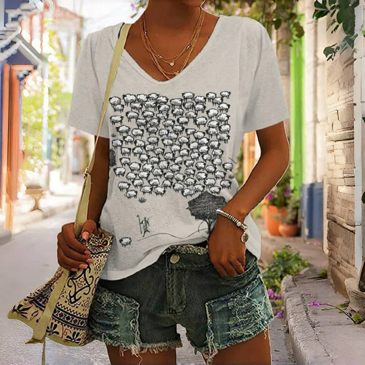 T-shirt à col en V imprimé graphique « Troupeau de moutons » de Christianartworkshop - 4XL - image 0