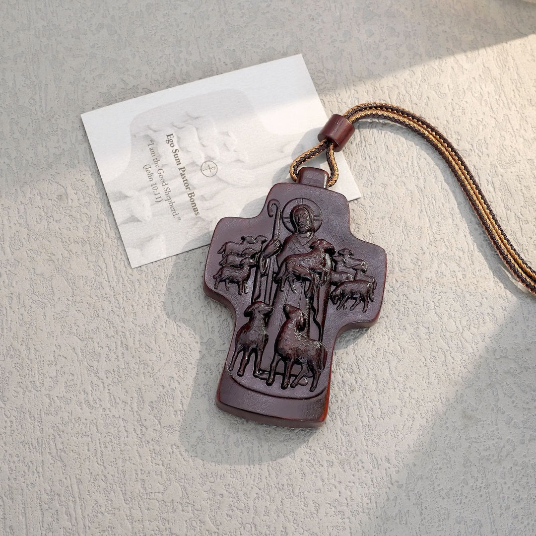 Christianartworkshop Collier fait main avec croix en bois représentant le Bon Pasteur : un symbole de foi et de savoir-faire - Palissandre - image 3
