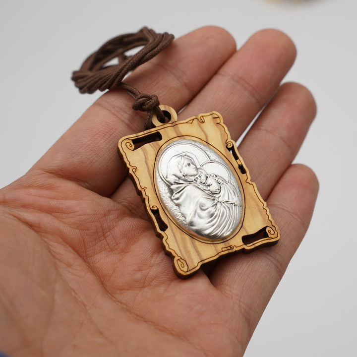 Christianartworkshop Collier pendentif Vierge Marie en bois d'olivier et métal : un souvenir dévotionnel intemporel - image 0