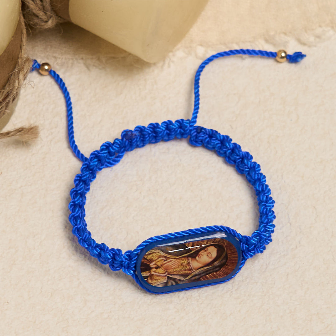 Bracelet en corde tissée à la main, 3 couleurs, avec Notre-Dame de Guadalupe, par Christianartworkshop - Bleu - image 0