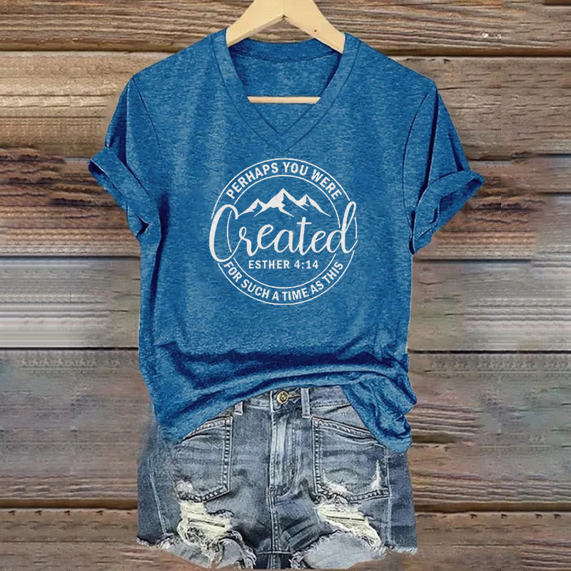 T-shirt à col en V imprimé « Peut-être as-tu été créée » pour femme de Christianartworkshop - Bleu - 4XL - image 0