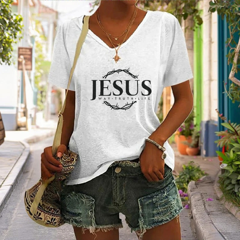 T-shirt à col en V imprimé Jésus pour femme de Christianartworkshop - image 3