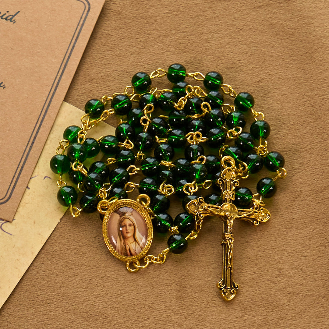 Christianartworkshop Chapelet vintage en perles de verre vert avec la Vierge Marie et un crucifix : un précieux héritage de foi - Médaille et crucifix de la Vierge Marie - image 0