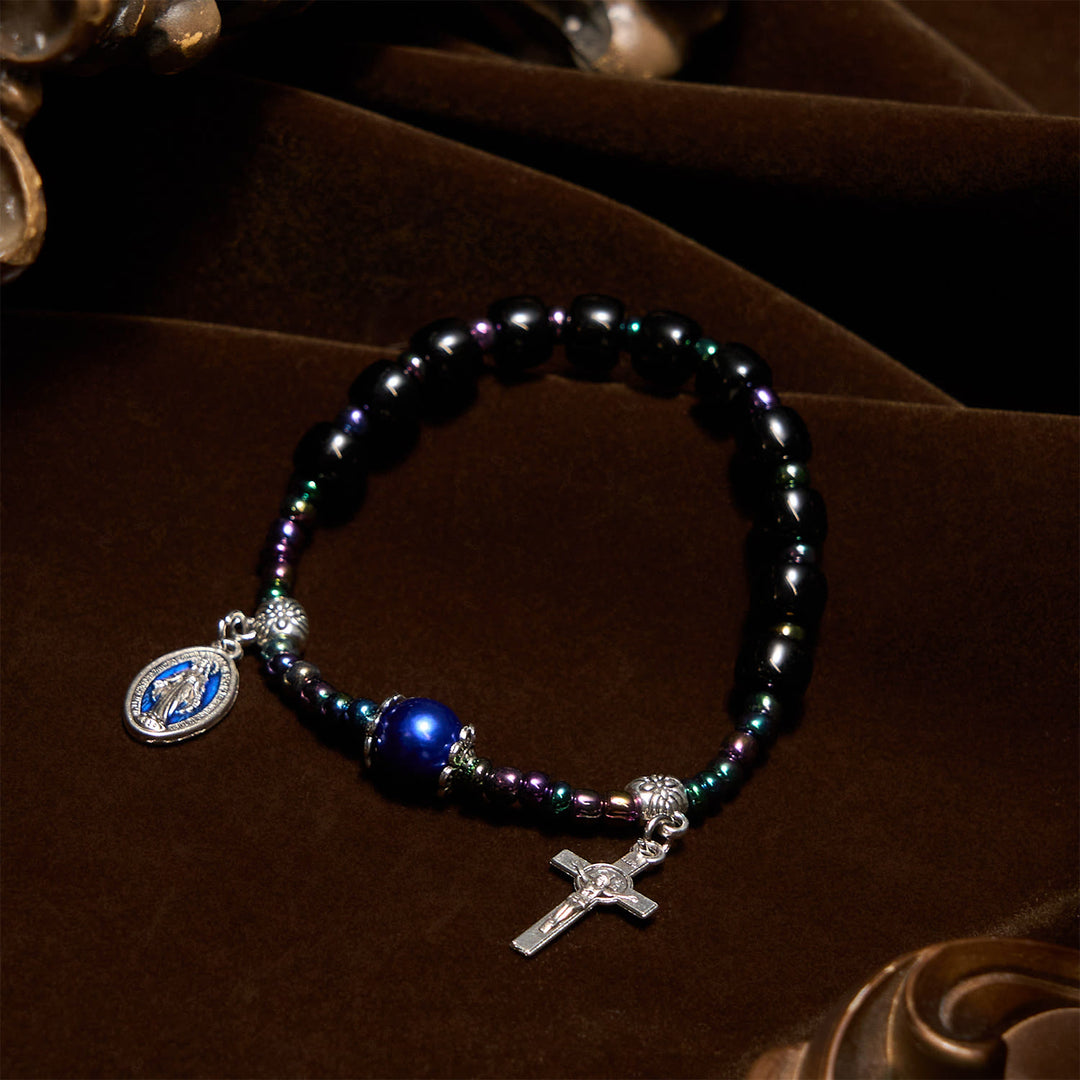 Bracelet en ébène et agate bleue avec médaille de Notre-Dame et crucifix, signé Christianartworkshop - image 3