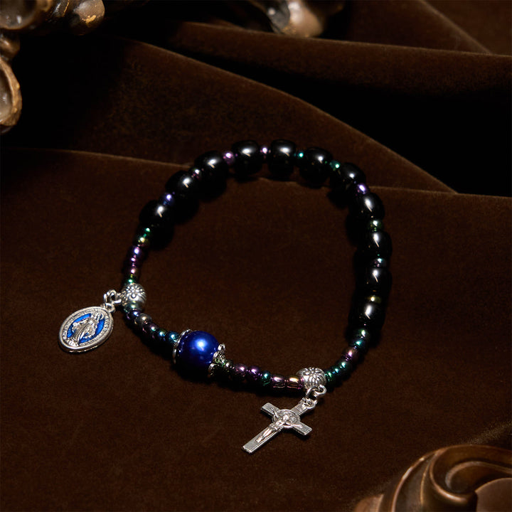Bracelet en ébène et agate bleue avec médaille de Notre-Dame et crucifix, signé Christianartworkshop - image 3