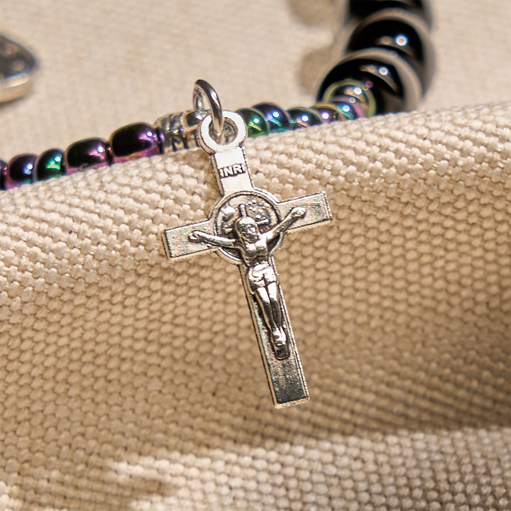 Bracelet en ébène et agate bleue avec médaille de Notre-Dame et crucifix, signé Christianartworkshop - image 4
