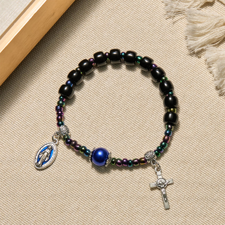 Bracelet en ébène et agate bleue avec médaille de Notre-Dame et crucifix, signé Christianartworkshop - Perles d'ébène - image 0
