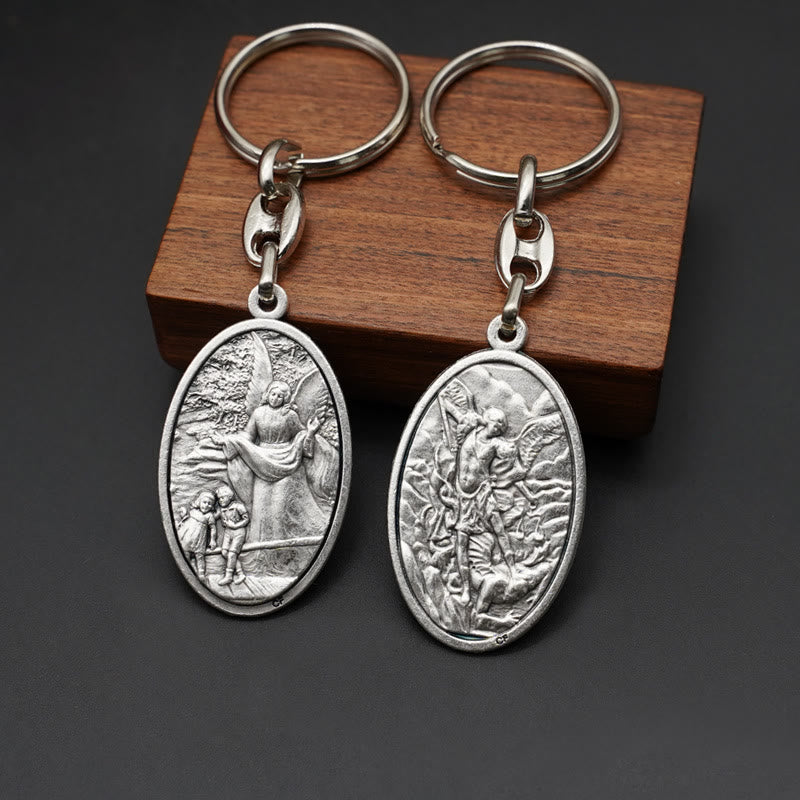 Christianartworkshop Porte-clés pendentif ange gardien et saint Michel style vintage : souvenir de la protection de la foi - image 1