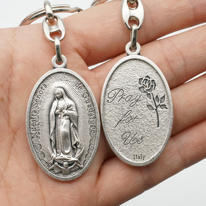 Christianartworkshop Médaille sculptée en relief de Notre-Dame de Guadalupe avec porte-clés rose de Castille - image 1